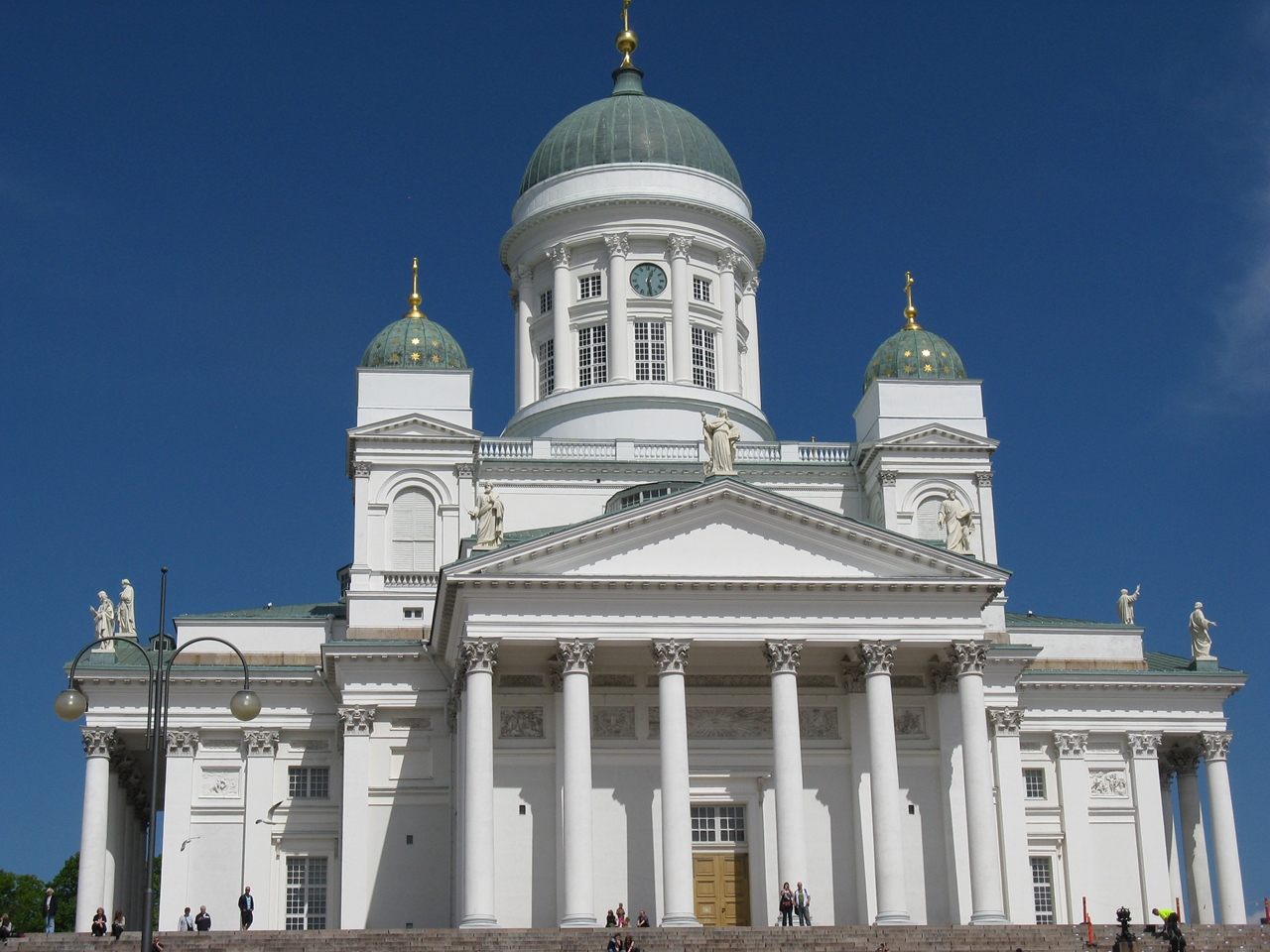 ヘルシンキに来たら、まず訪れてみたい ヘルシンキ大聖堂
